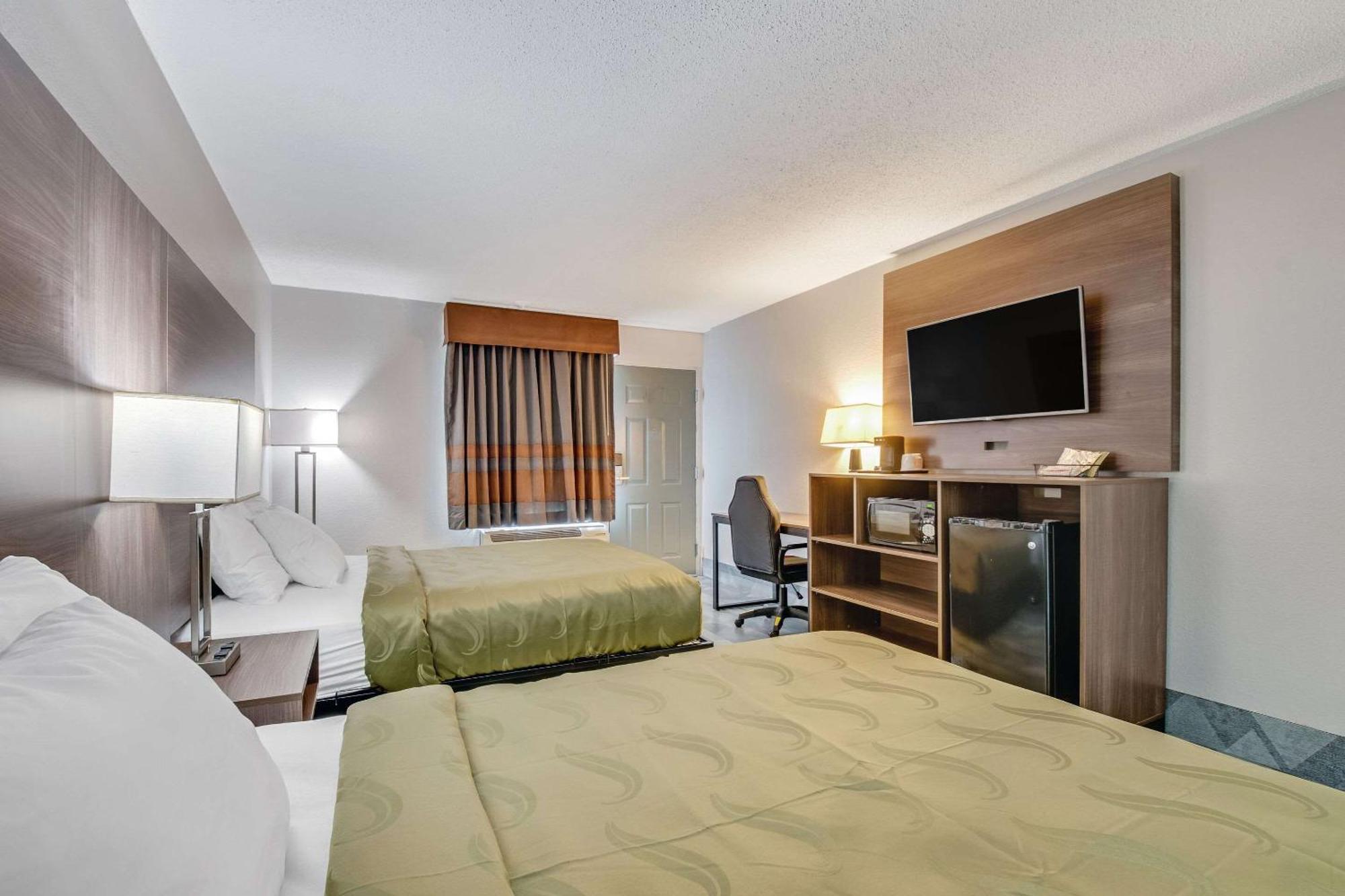 Quality Inn Долтон Экстерьер фото