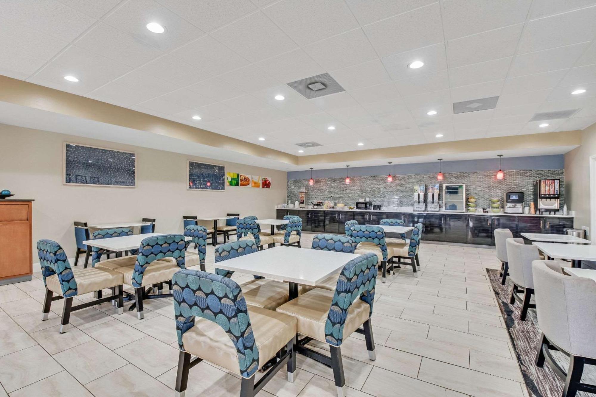 Quality Inn Долтон Экстерьер фото