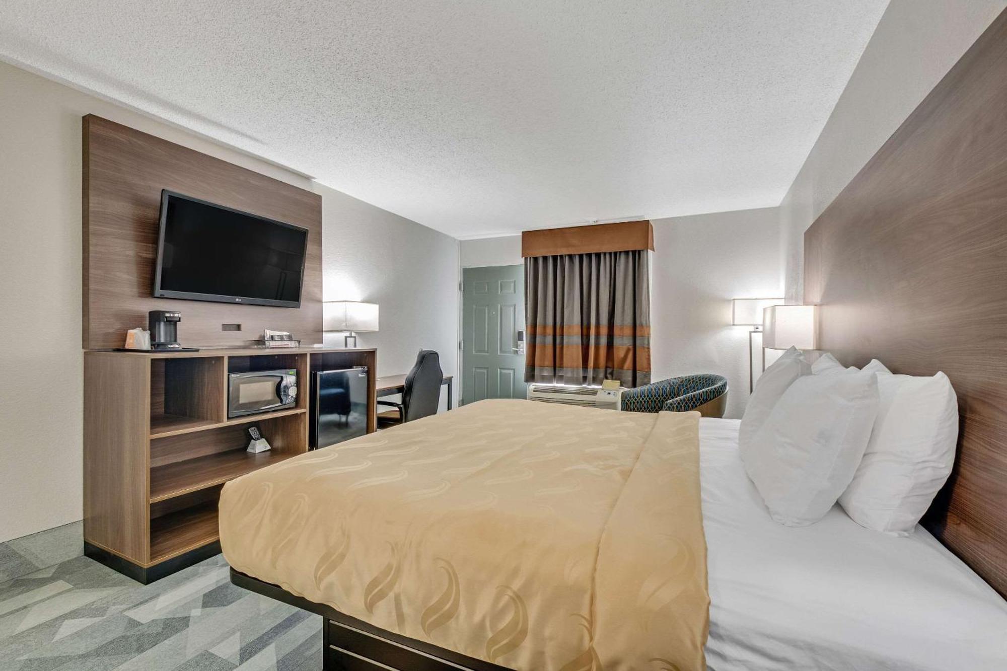 Quality Inn Долтон Экстерьер фото