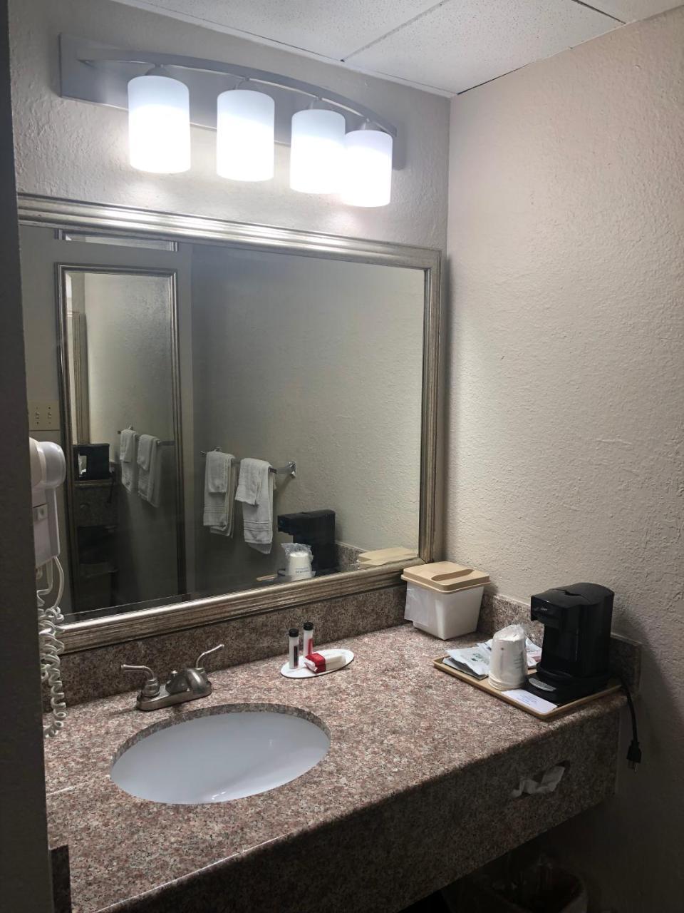 Quality Inn Долтон Экстерьер фото